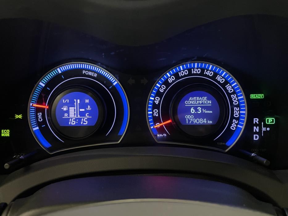 TOYOTA Auris 2011