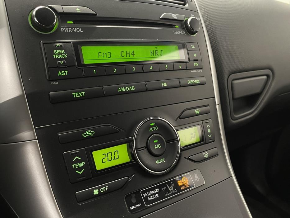 TOYOTA Auris 2011