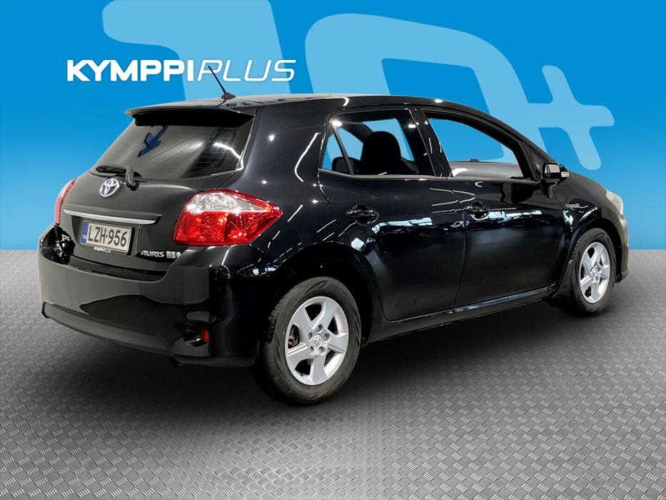 TOYOTA Auris 2011