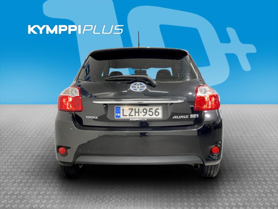 TOYOTA Auris 2011