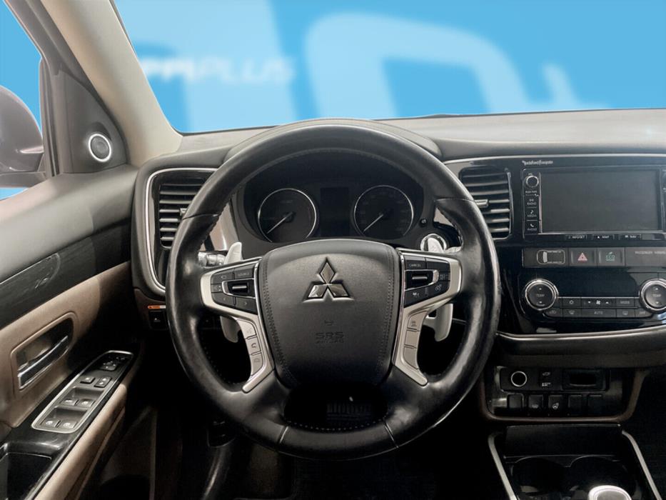 MITSUBISHI Outlander PHEV 2016