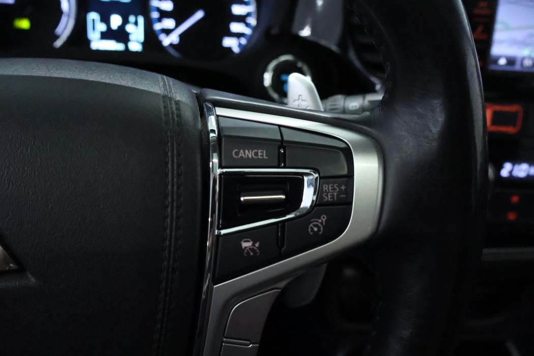 MITSUBISHI Outlander PHEV 2016