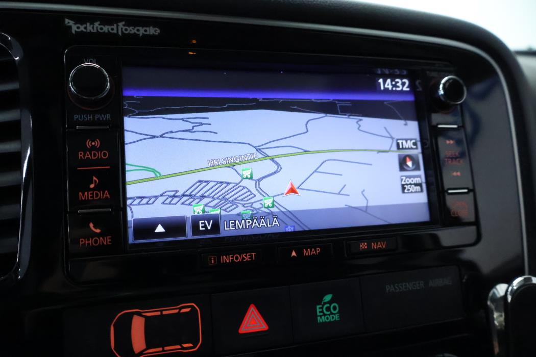 MITSUBISHI Outlander PHEV 2016