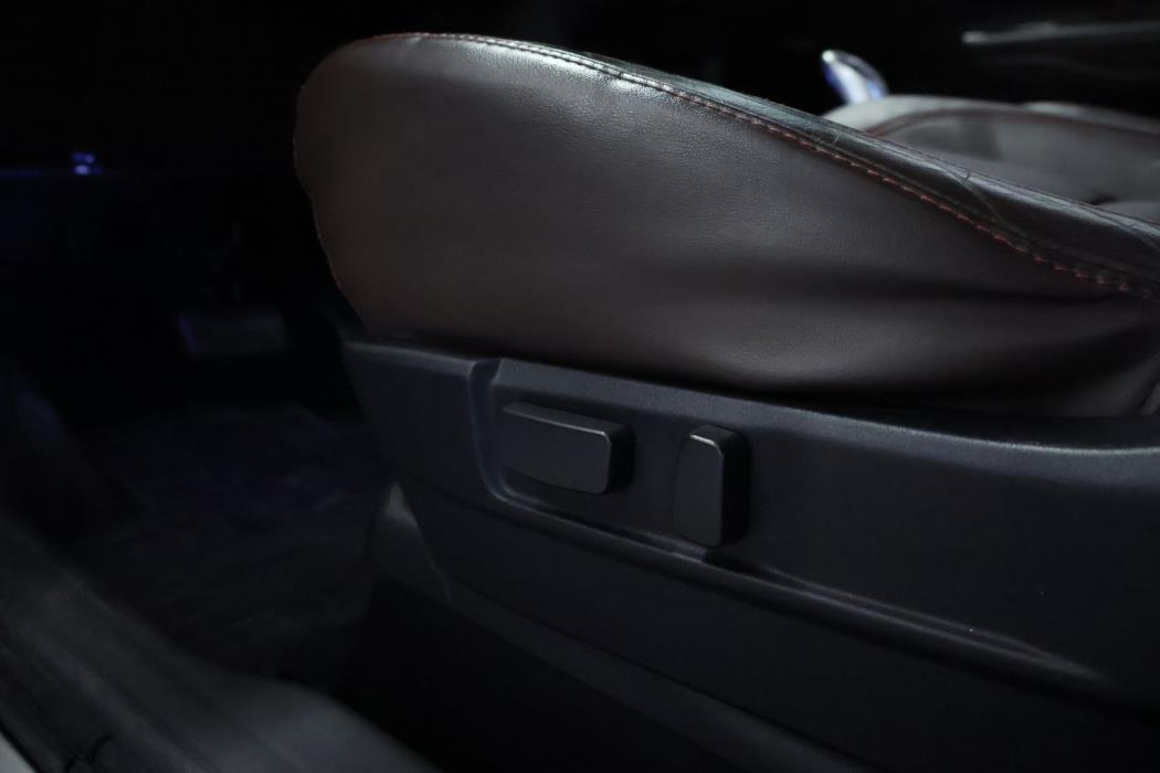MITSUBISHI Outlander PHEV 2016