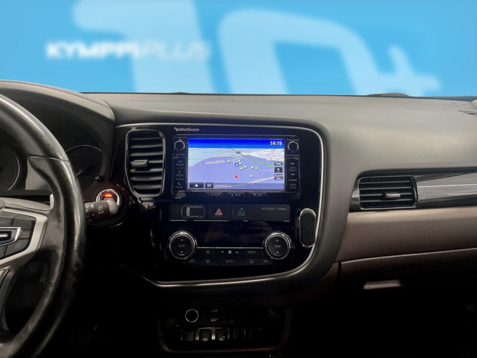 MITSUBISHI Outlander PHEV 2016