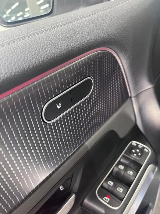 MERCEDES-BENZ EQB 2022