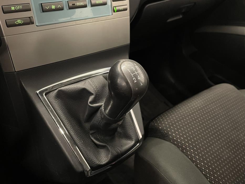 TOYOTA Corolla Verso 2008