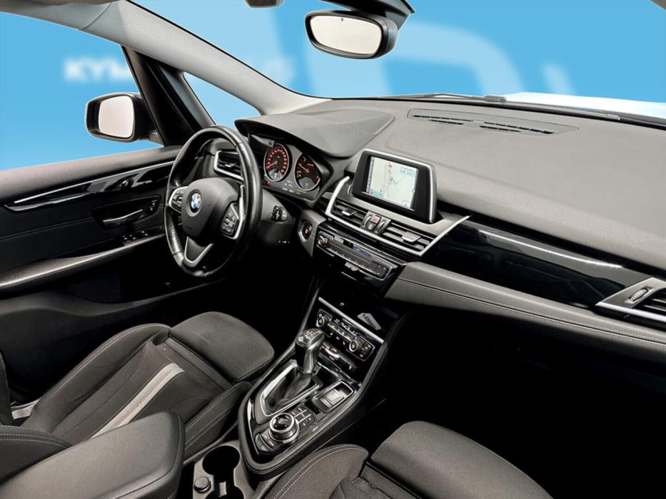 BMW 225 2017