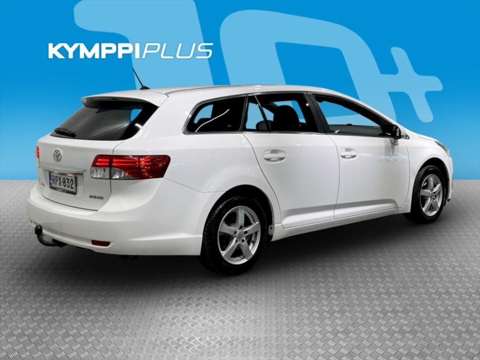 TOYOTA Avensis 2013