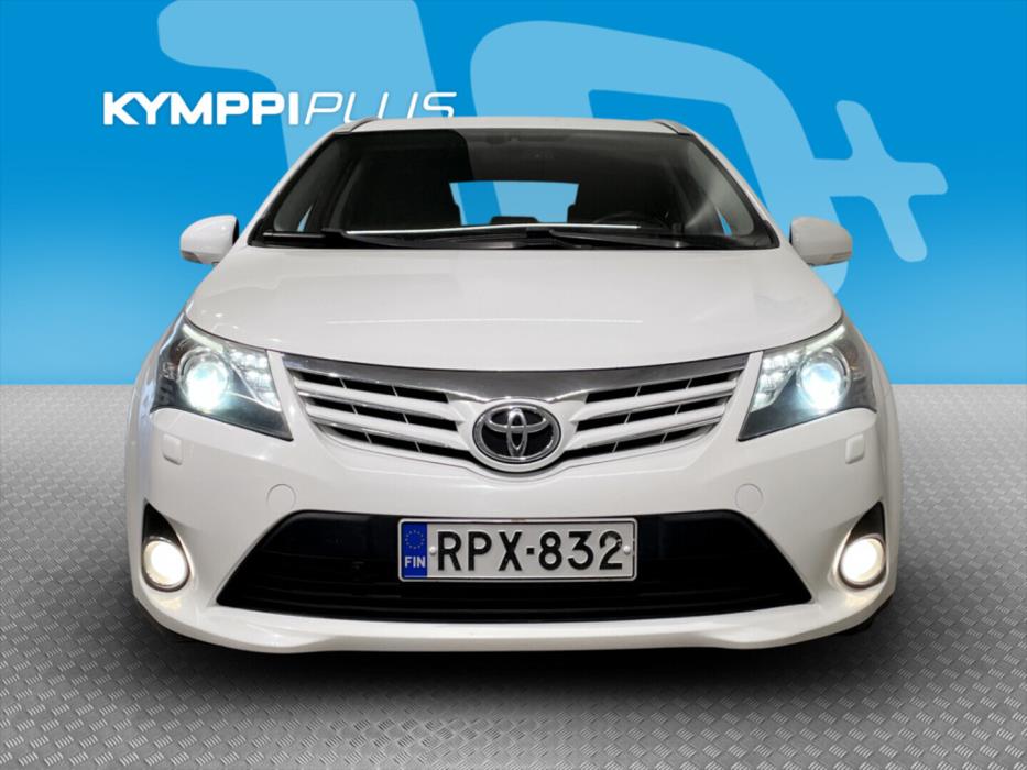TOYOTA Avensis 2013