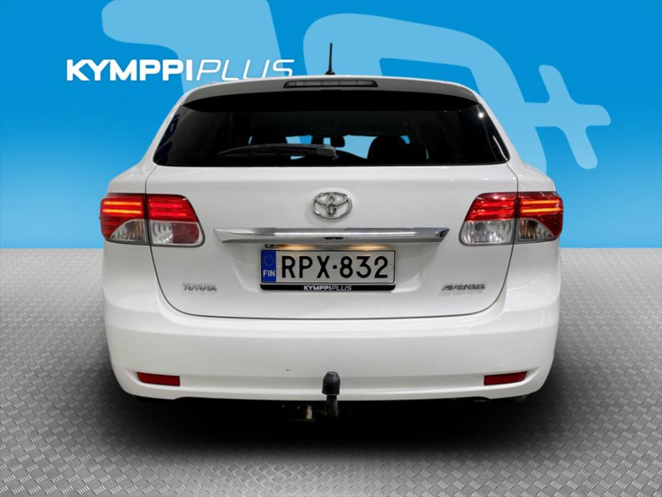 TOYOTA Avensis 2013