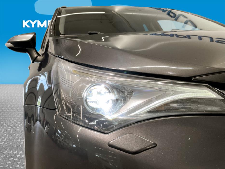TOYOTA Avensis 2015