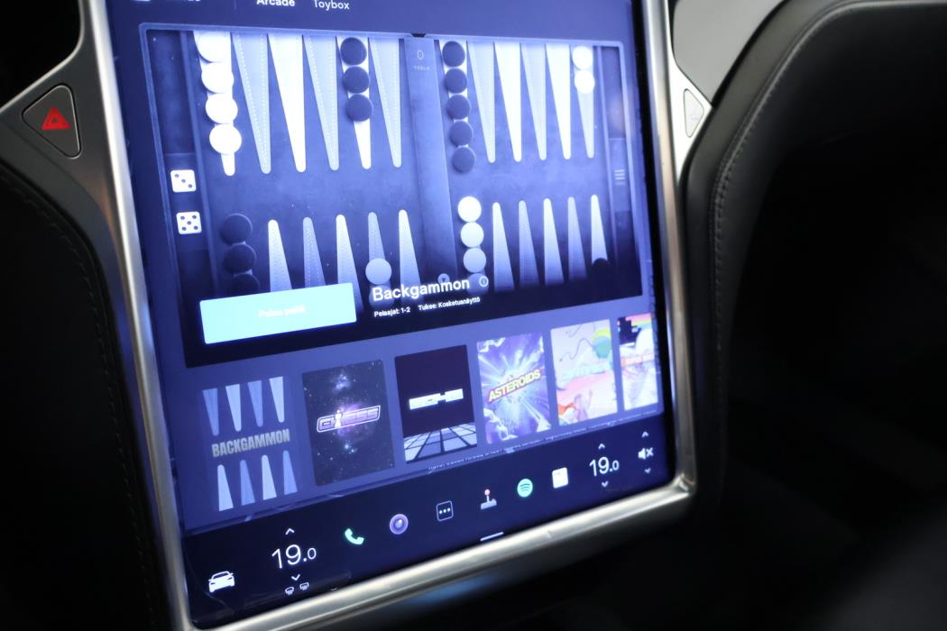 TESLA Model S 2016