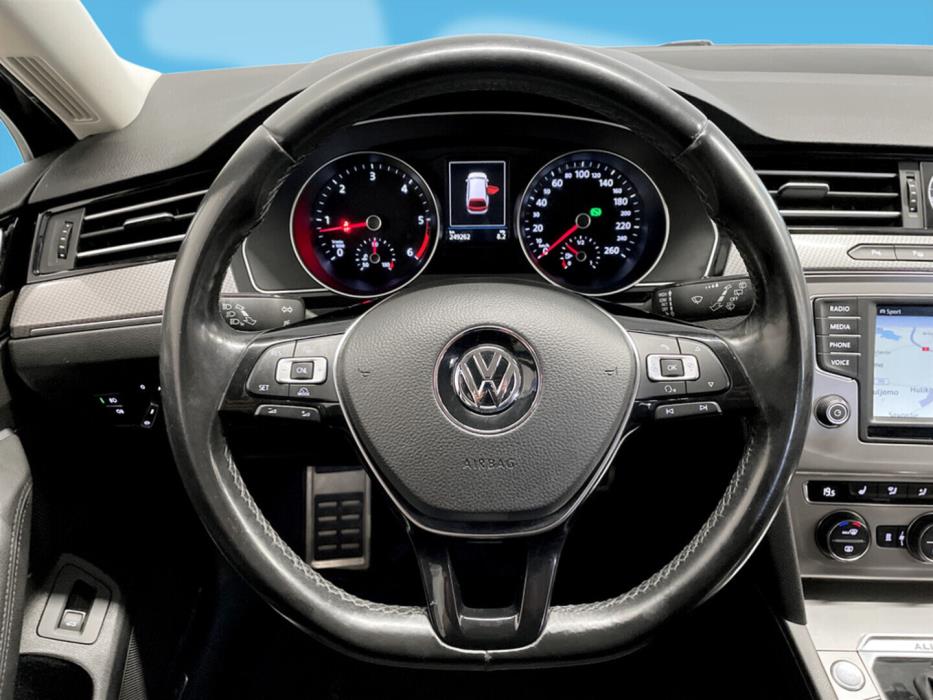 VOLKSWAGEN Passat 2017