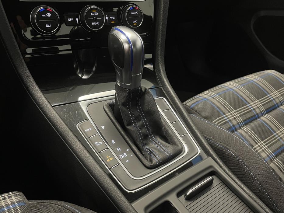 VOLKSWAGEN Golf 2019