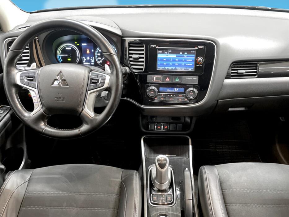 MITSUBISHI Outlander PHEV 2016