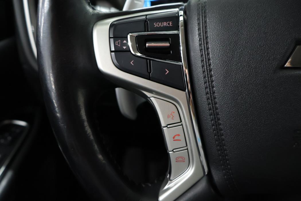 MITSUBISHI Outlander PHEV 2016