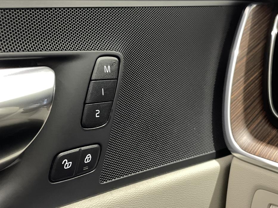 VOLVO XC60 2020