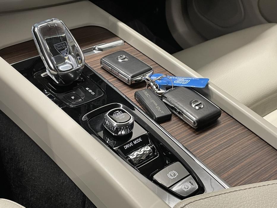 VOLVO XC60 2020