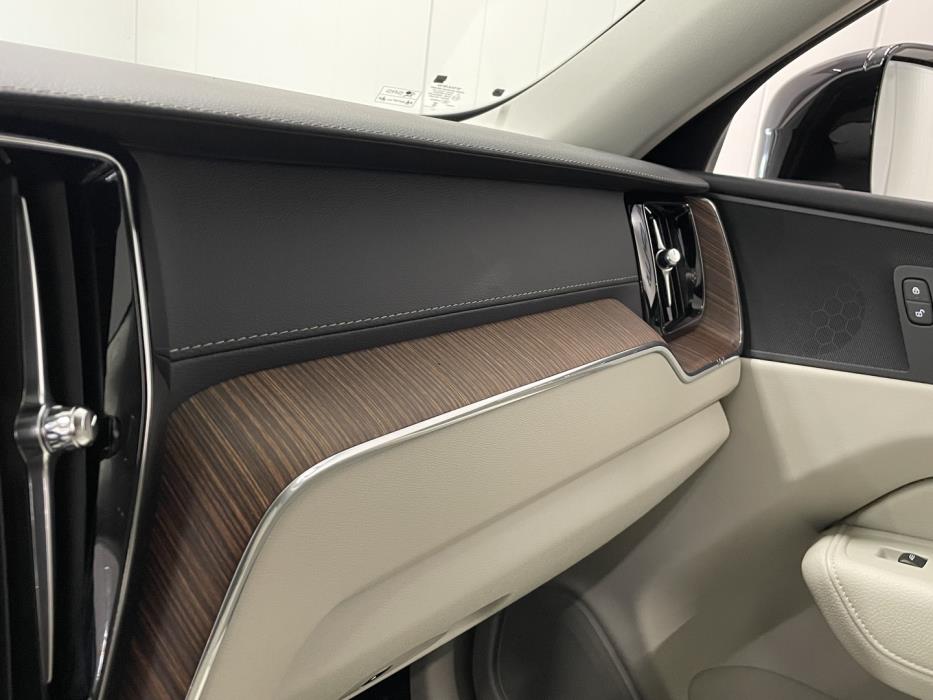 VOLVO XC60 2020
