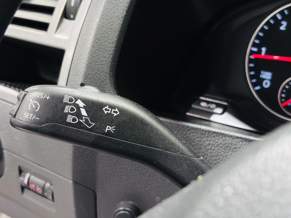 VOLKSWAGEN Caravelle 2014