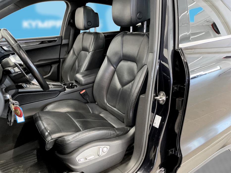 PORSCHE Macan 2015