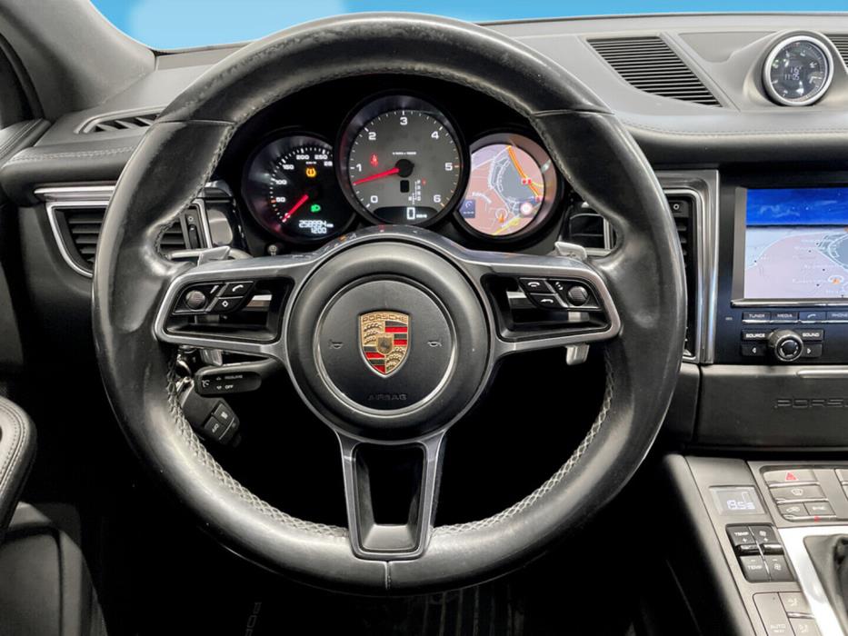 PORSCHE Macan 2015