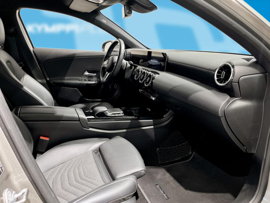 MERCEDES-BENZ A 2020