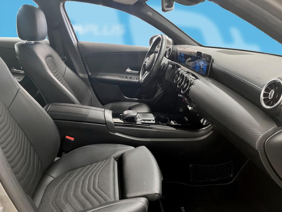 MERCEDES-BENZ A 2020