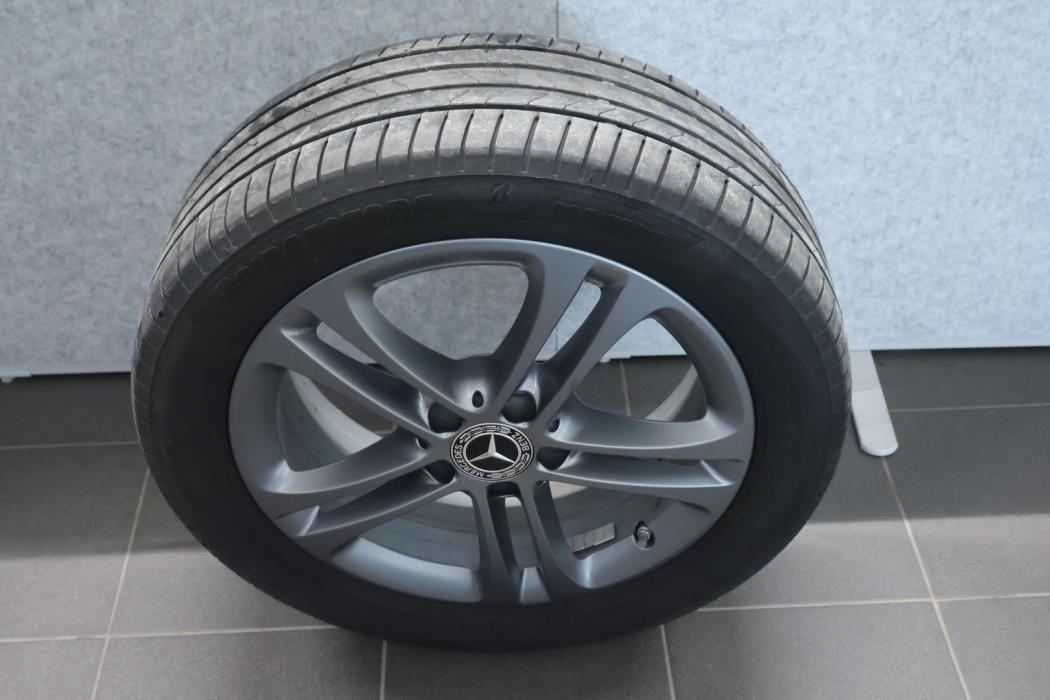 MERCEDES-BENZ A 2020