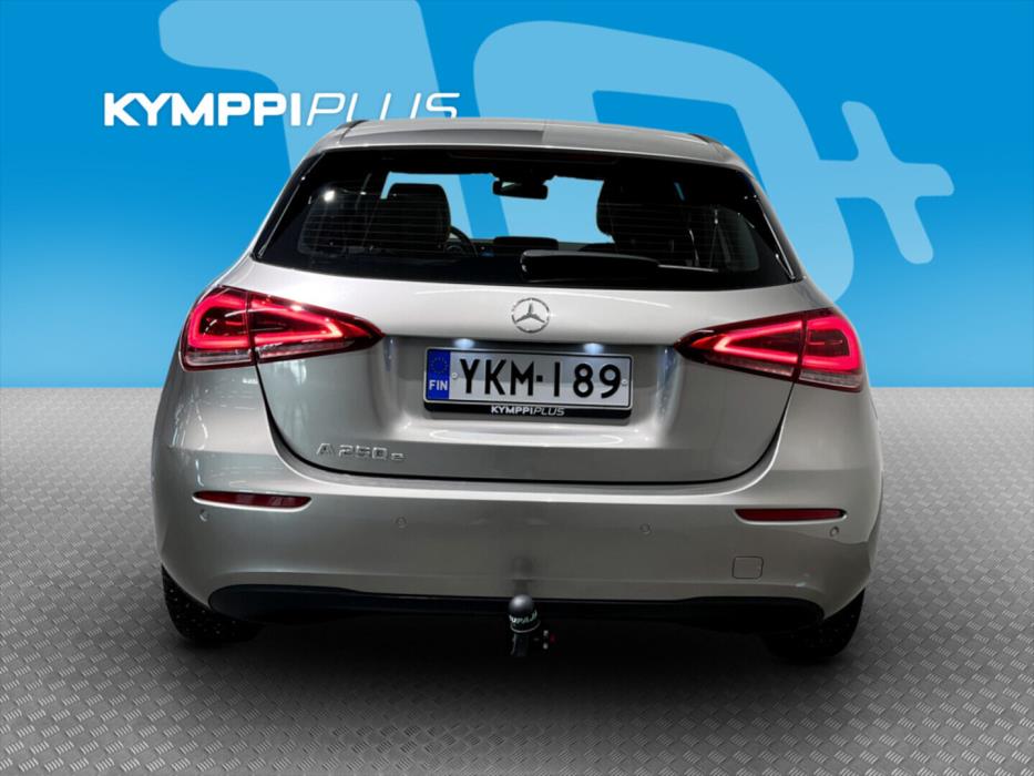 MERCEDES-BENZ A 2020