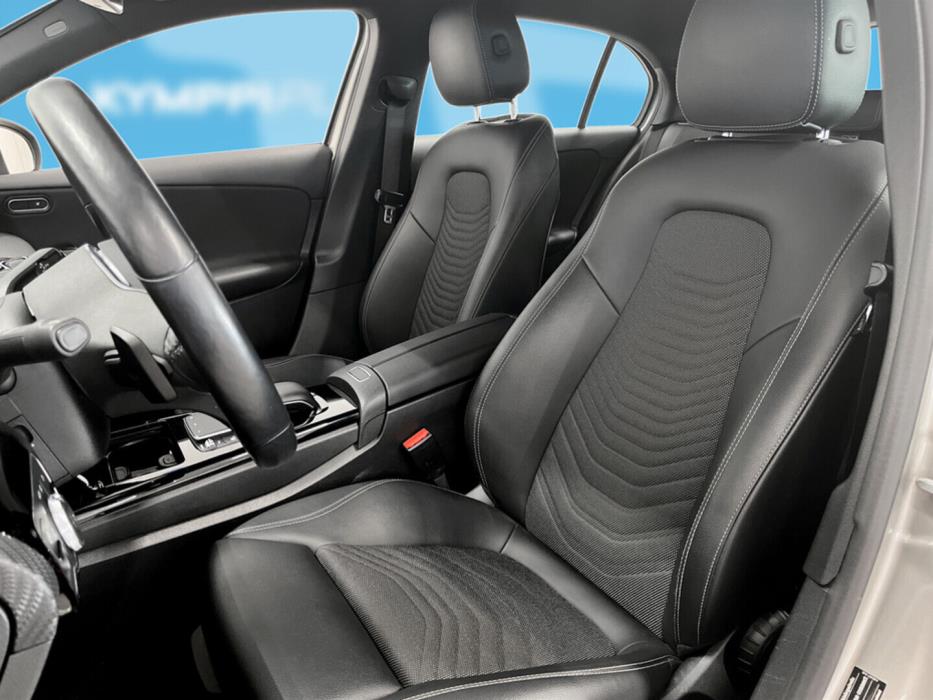 MERCEDES-BENZ A 2020