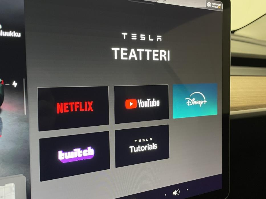 TESLA Model Y 2023