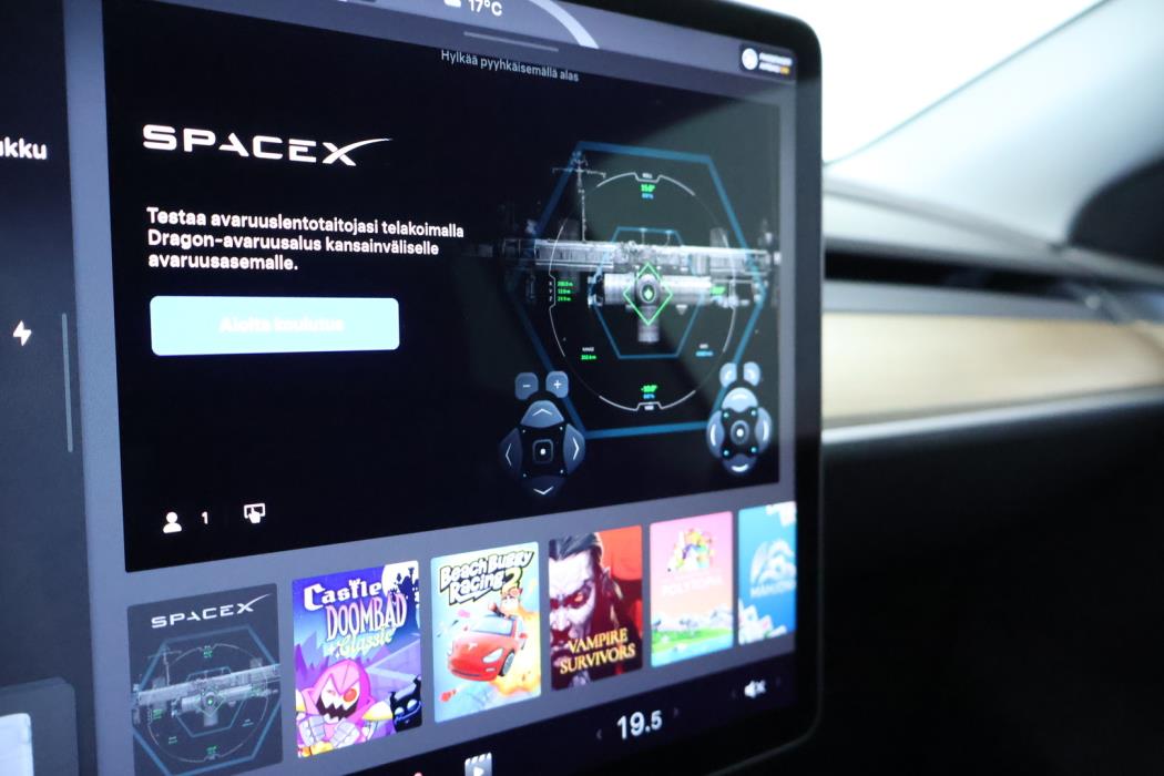 TESLA Model Y 2024