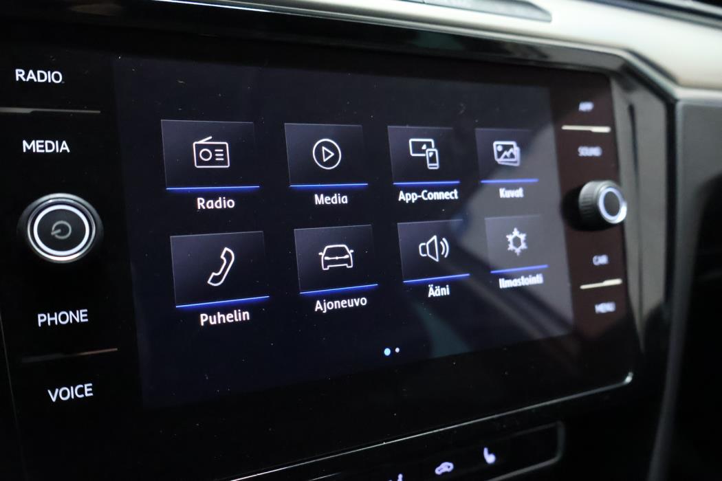 VOLKSWAGEN Passat 2018