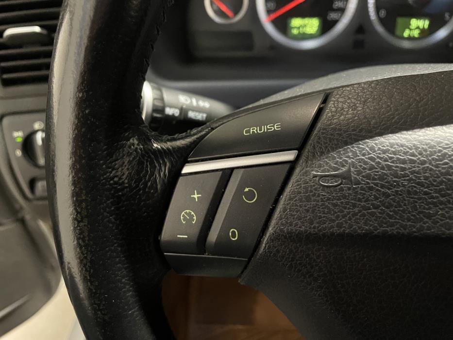 VOLVO V70 2007