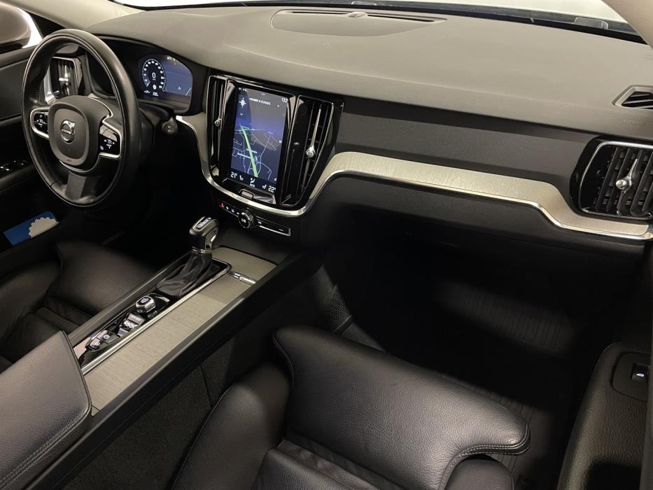 VOLVO V60 2019