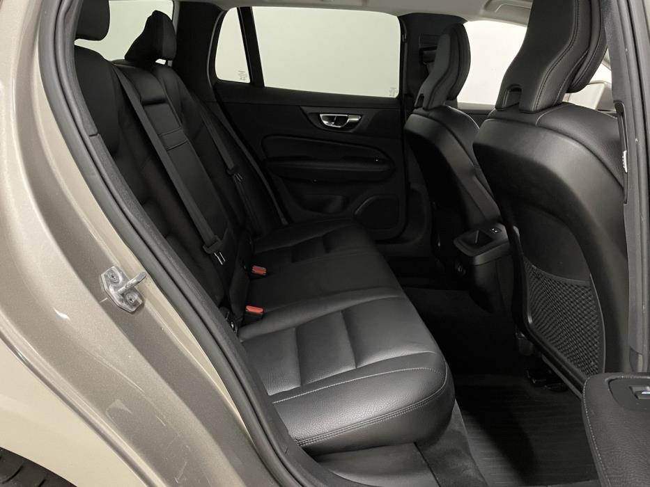 VOLVO V60 2019