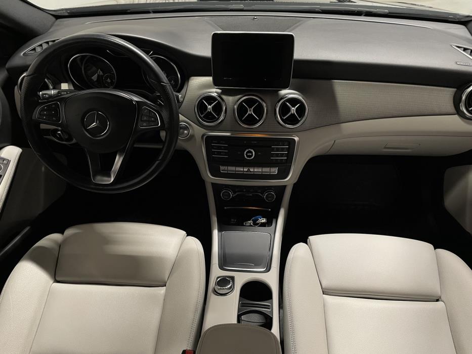 MERCEDES-BENZ GLA 2018