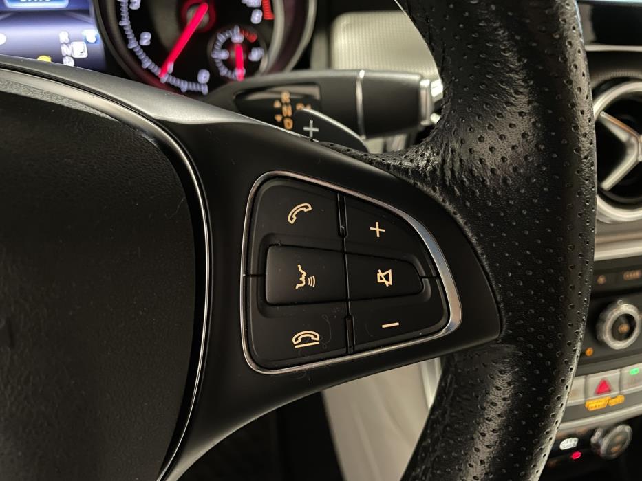 MERCEDES-BENZ GLA 2018