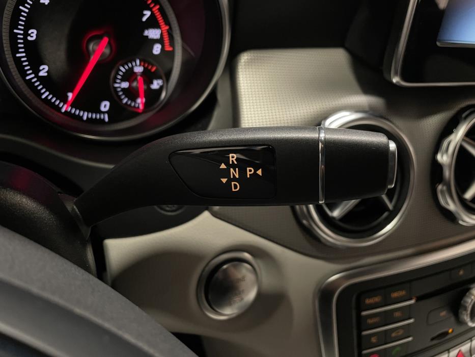 MERCEDES-BENZ GLA 2018