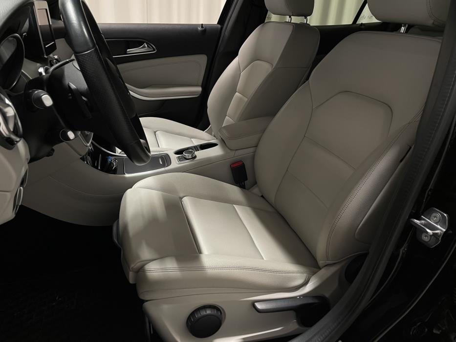 MERCEDES-BENZ GLA 2018