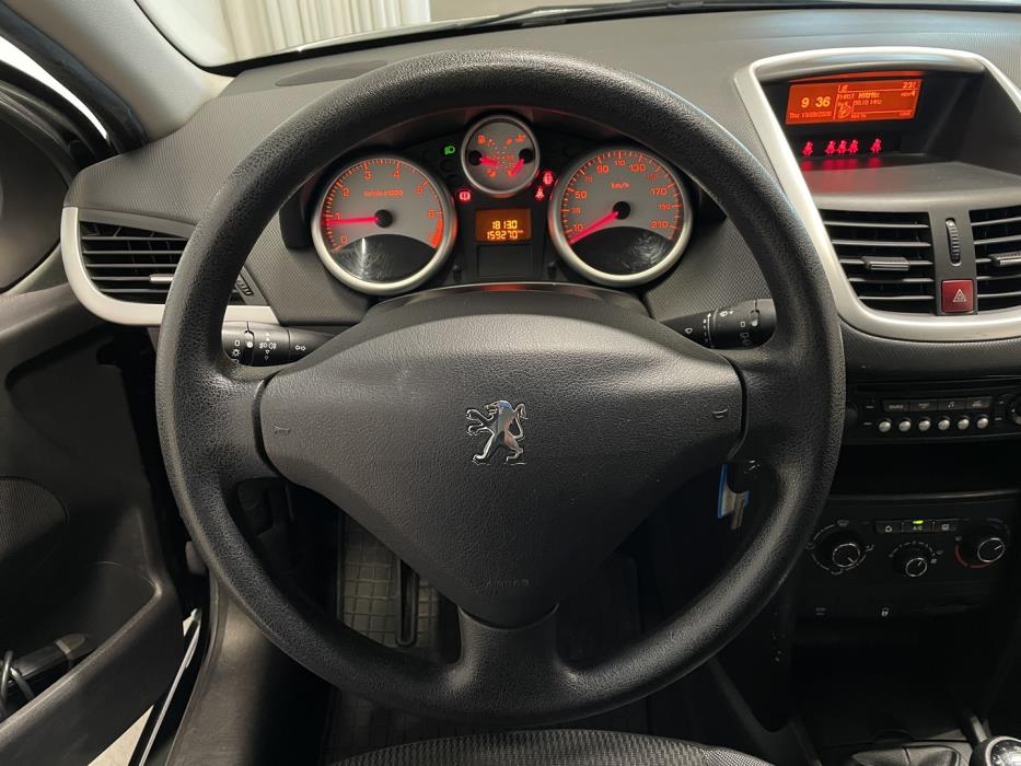 PEUGEOT 207 2011