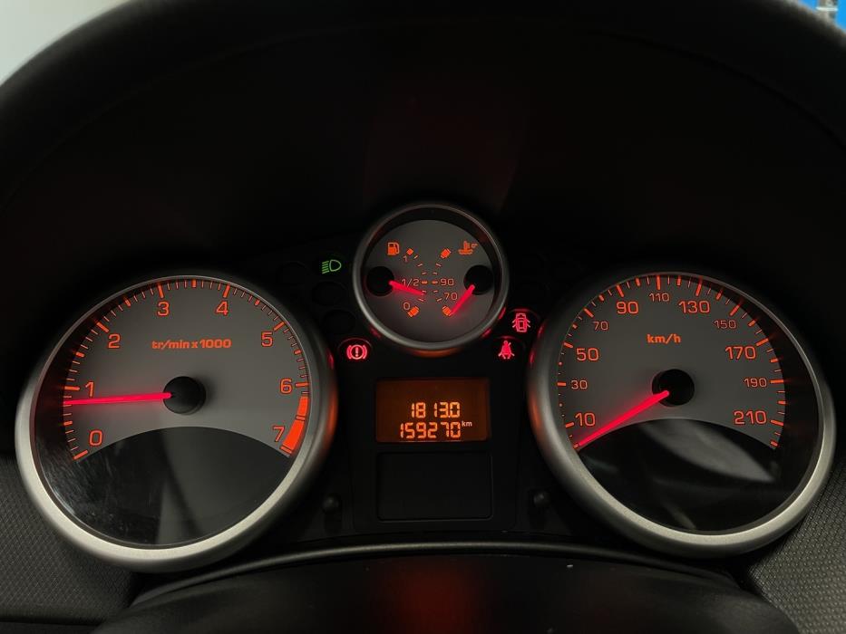PEUGEOT 207 2011