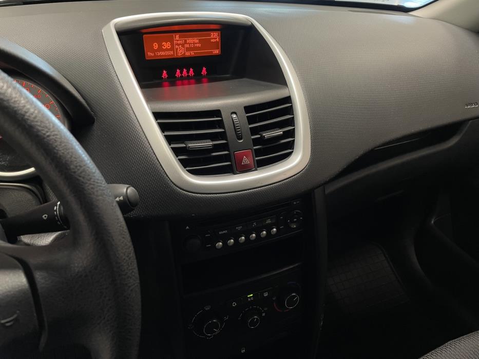 PEUGEOT 207 2011