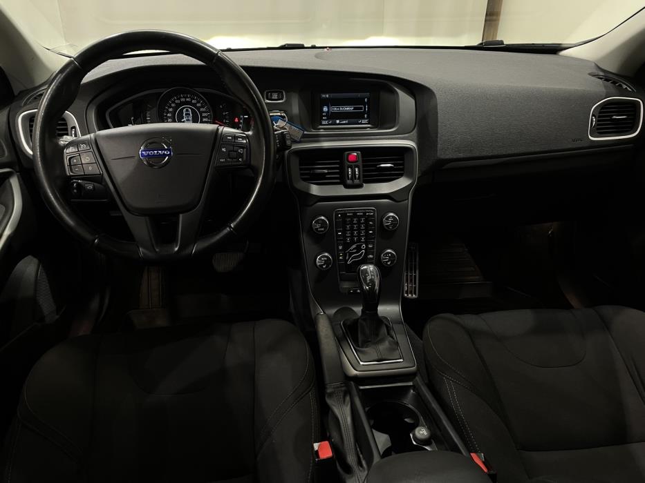 VOLVO V40 2014