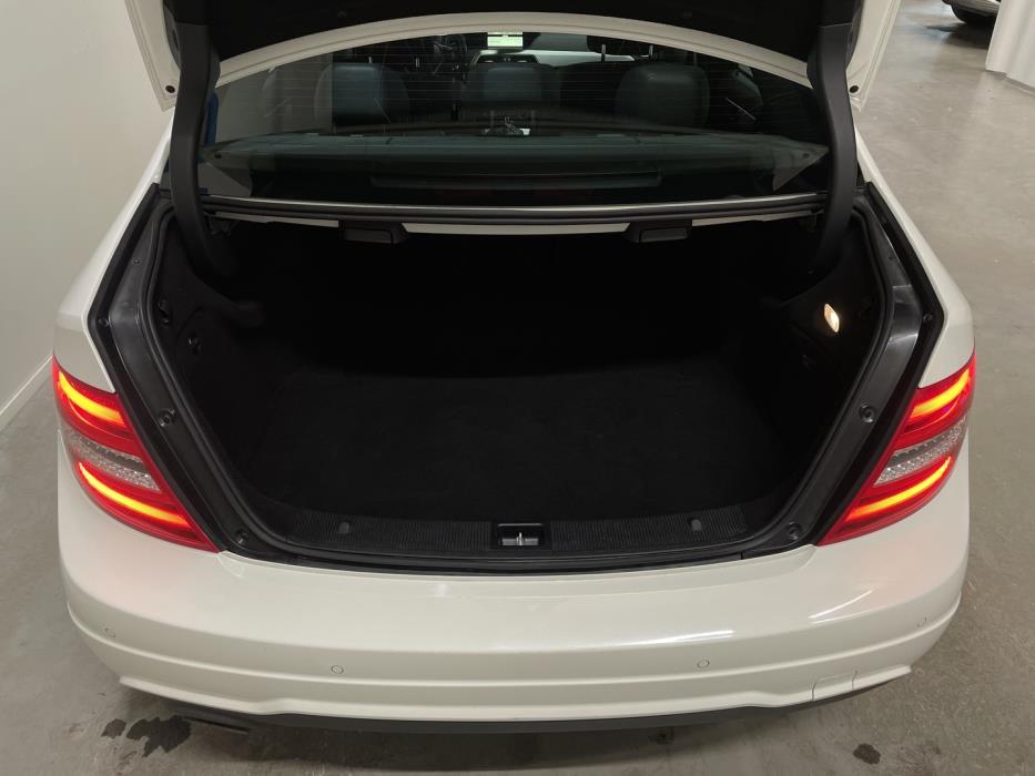 MERCEDES-BENZ C 2011