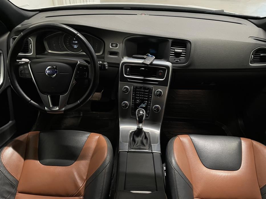 VOLVO V60 Cross Country 2016