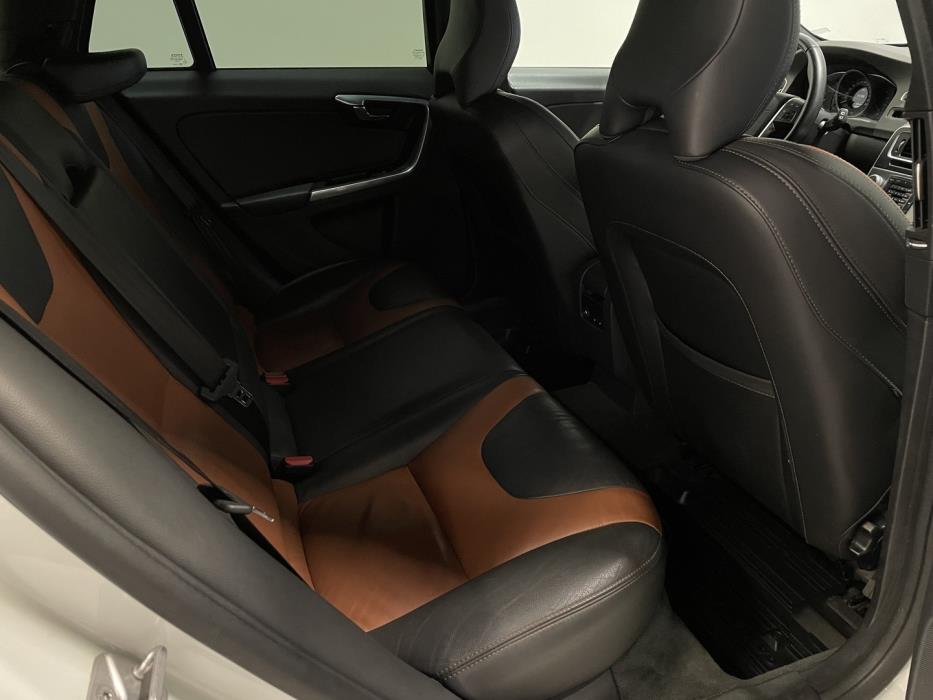 VOLVO V60 Cross Country 2016