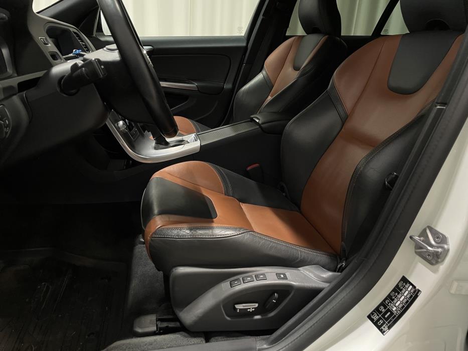 VOLVO V60 Cross Country 2016